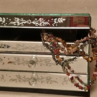 dekoreret spejlbeklædt smykkeskrin 2 skuffer og opbevaringsrum